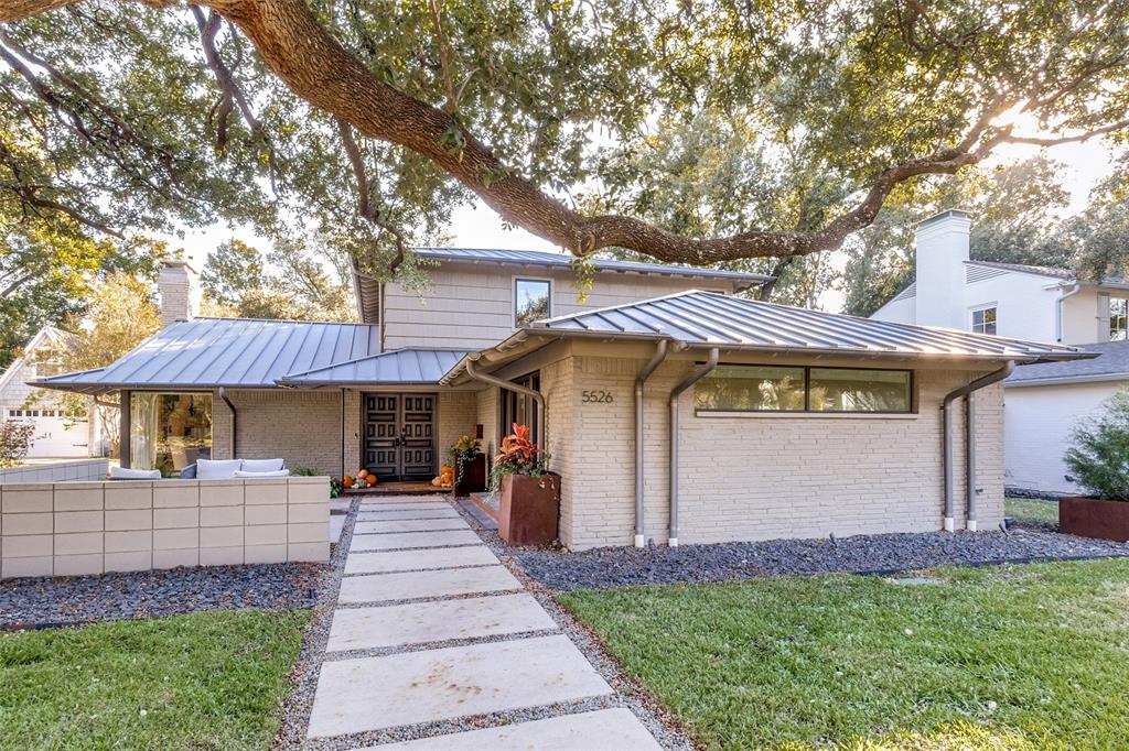 5526 W University Boulevard