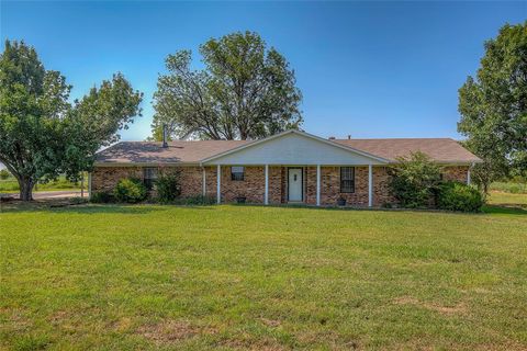 Photo of 1755 County Road 4200, Greenville, TX 75401 (MLS # 21031375)