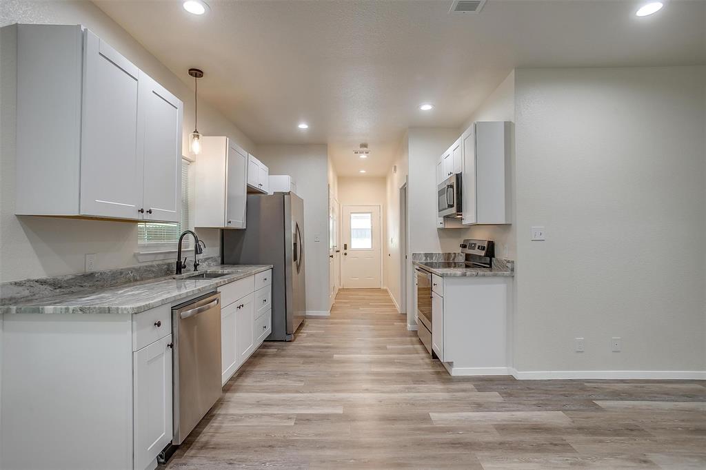 Garrett Fox Pat 106 Abst 273 - Residential Lease