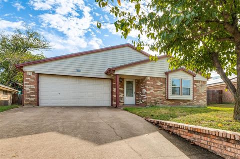 1926 Creek Wood Circle Irving TX 75060