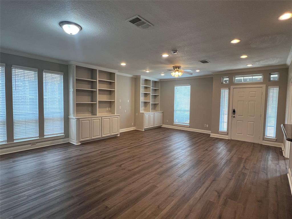4916 Ridglea Hills Court