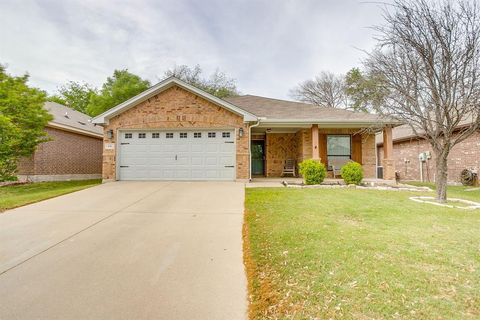 636 Clearbrook Street Azle TX 76020