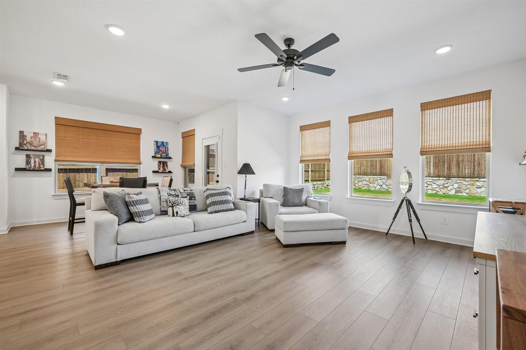 1612 Elle Lane