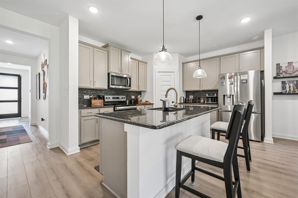 1612 Elle Lane