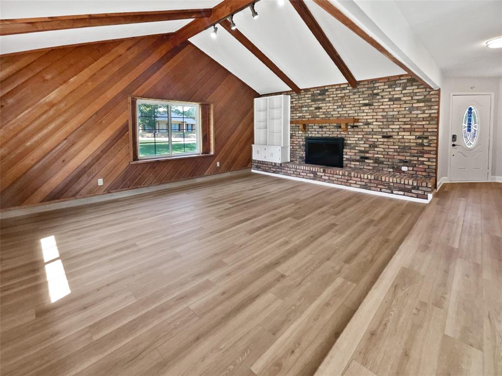 300 Woodland Trail