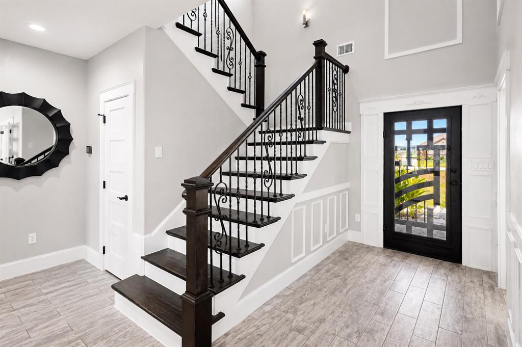7271 Michelle Point