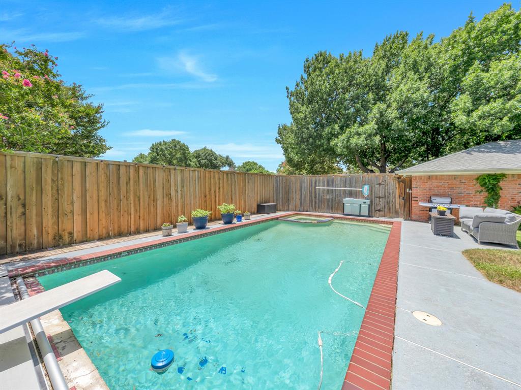 2500 Stonemoss Drive