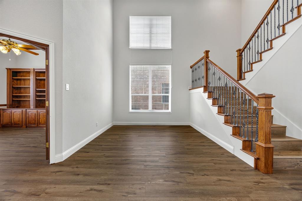 9024 Fox Hollow Trail
