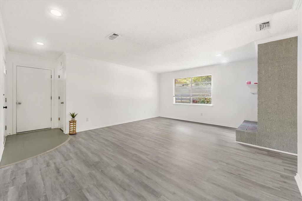 708 Bowen Court