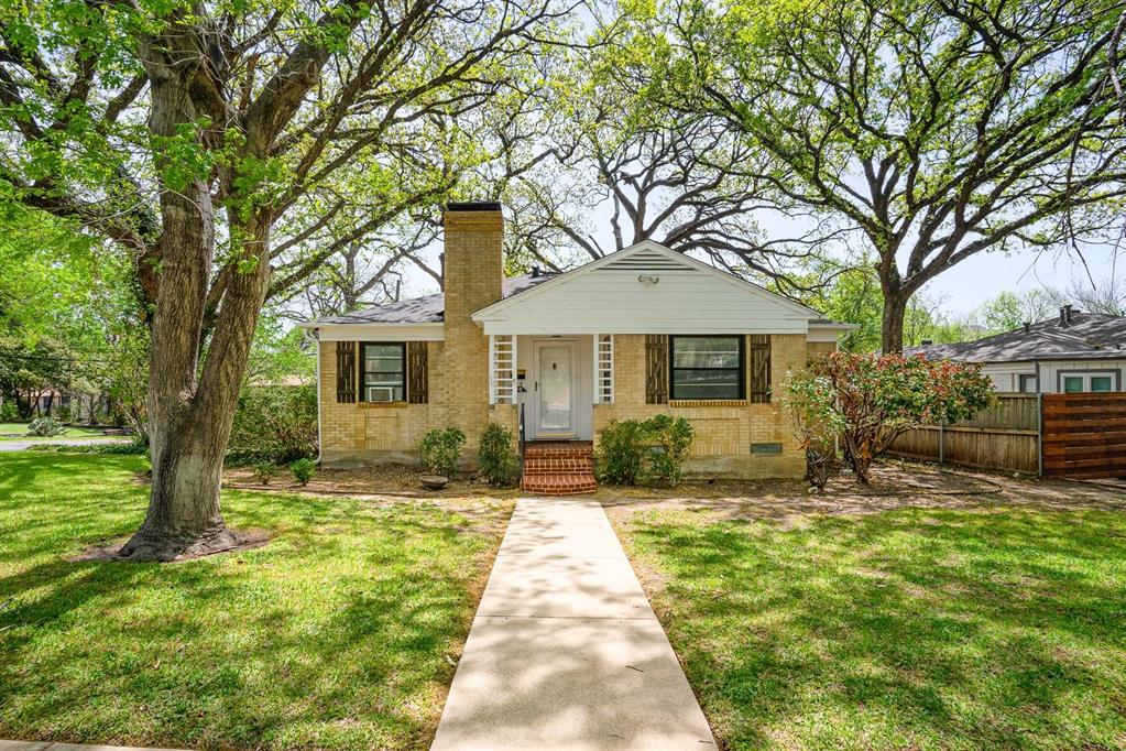 910 Reverchon Drive