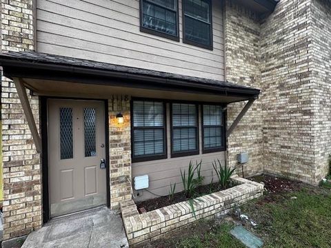 Photo of 1118 Kathy Lane, Lewisville, TX 75067 (MLS # 21257632)