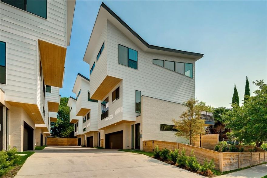 Stunning Luxury Lease off of Lower Greenville, Henderson Avenue and Ross Avenue. The Northern edge of the emerging East Village Dallas where modern people meet modern homes. *Detatched Condo*High Ceilings Throughout*Hardwood Floors*130 SF Patio and with 550 SF Private Yard*Exceptional Entertaining*Balcony Off Living*Oversized 2 Car Garage*Huge Master Closet*His and Hers Custom Shelving*14' Master Bedroom Ceilings*11' Living Room Ceilings*W&D included*Online Application for All Applicants*Enjoy Fabulous Entertainment, Restaurants, Dallas Arts District and More! One time $200 admin fee.