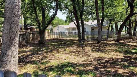 A home in Mineral Wells