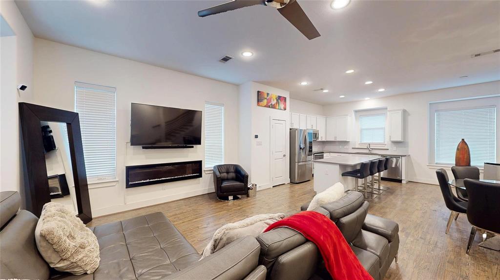 Bryan Pkwy Condos Bldg 5811 - Residential