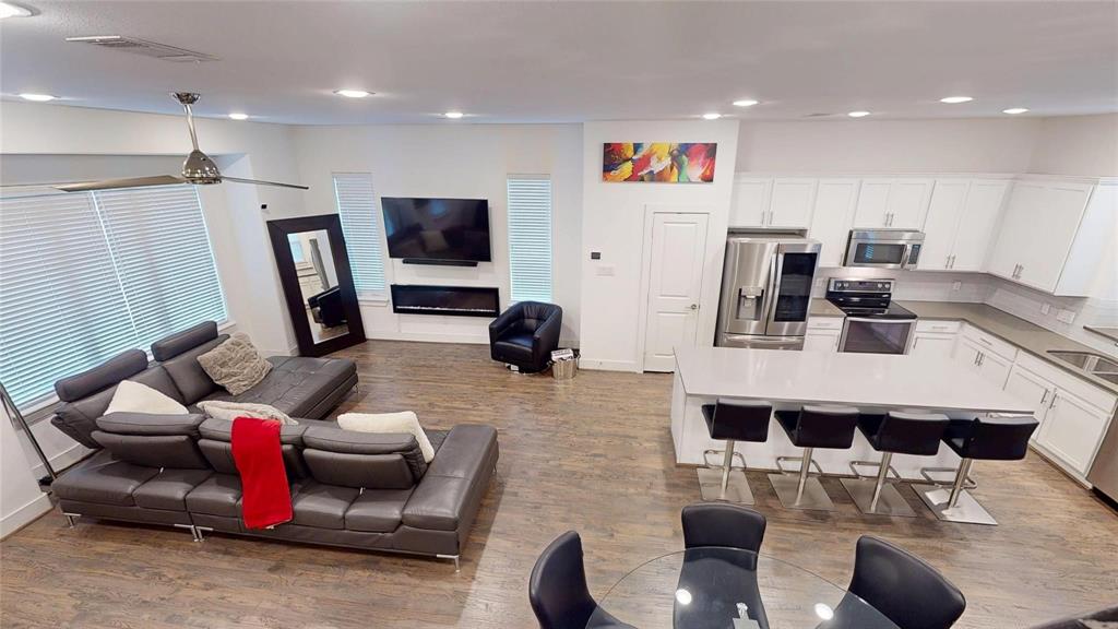 Bryan Pkwy Condos Bldg 5811 - Residential