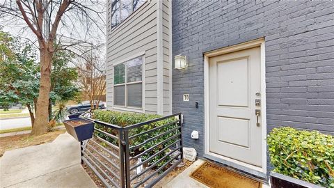 Photo of 5811 Bryan Parkway #10, Dallas, TX 75206 (MLS # 21211761)