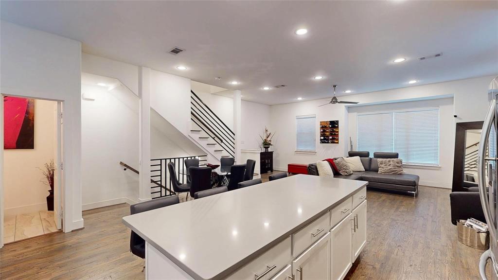 Bryan Pkwy Condos Bldg 5811 - Residential