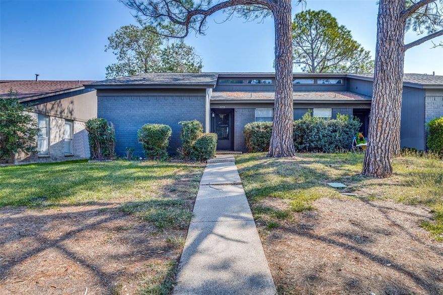 This stunning 2-bedroom, 2-bathroom duplex has been completely updated, offering 1,000+ sqft of contemporary living. Features brand new appliances, granite countertops, refreshed bathrooms, and stylish fixtures throughout. The home boasts vaulted ceilings, a private backyard, and a covered carport for 2 vehicles. Conveniently located near parks, schools, and shopping. Apply online today!