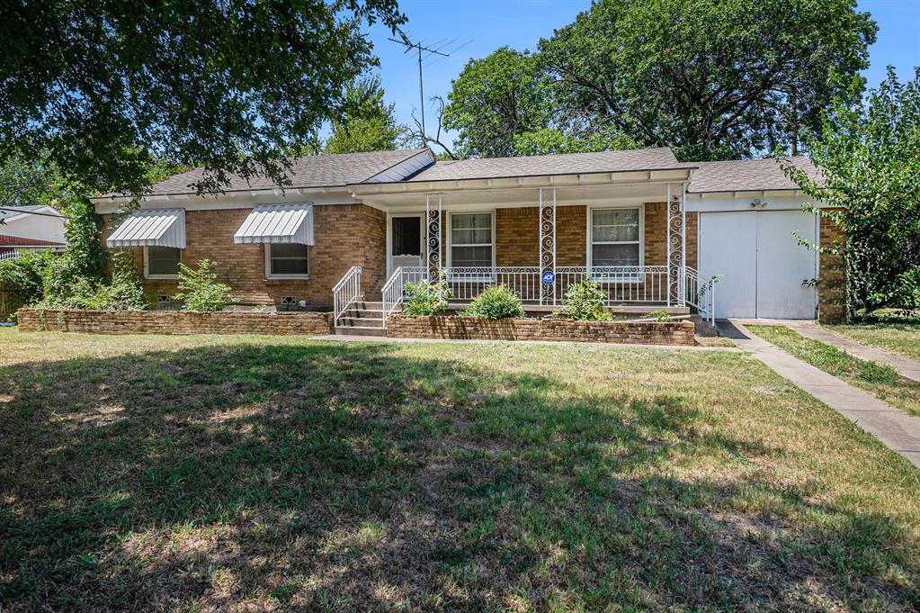 1813 Brook Hollow Drive