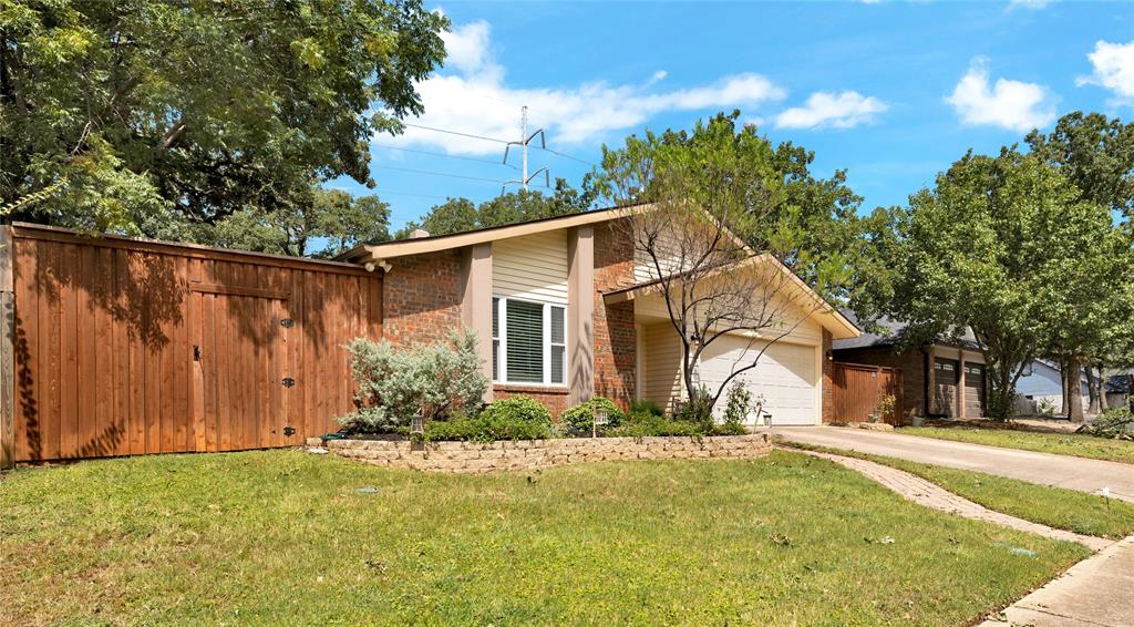 3237 Red Oak Lane