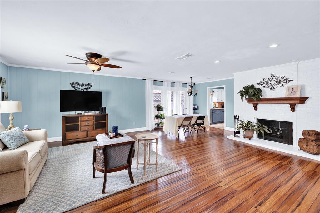 3237 Red Oak Lane