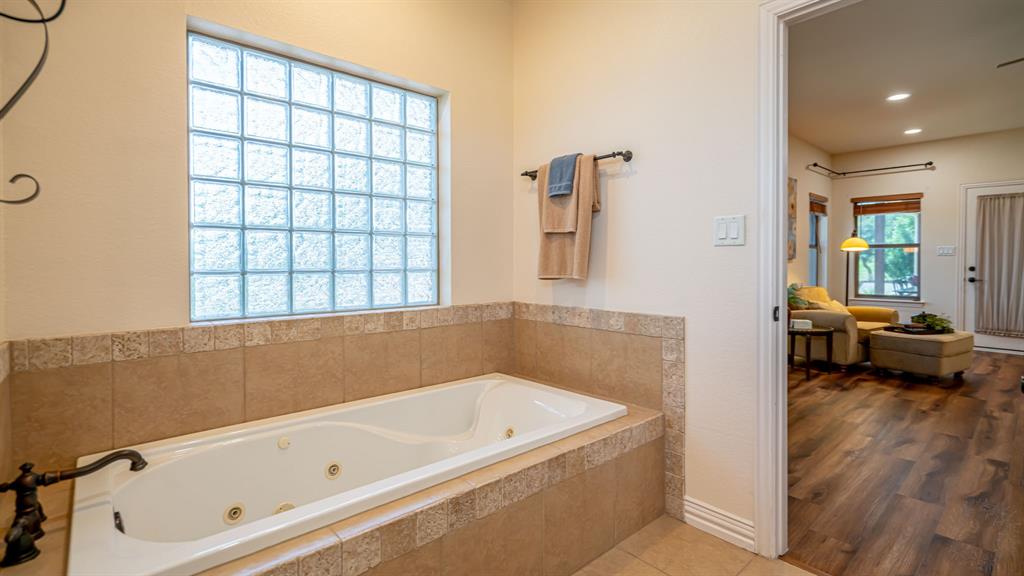 Bentwater On Lake Granbury Sec Two - Residential