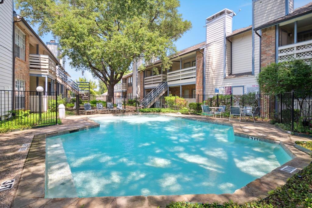 WILLOW LANE CONDOMINIUMS - Residential