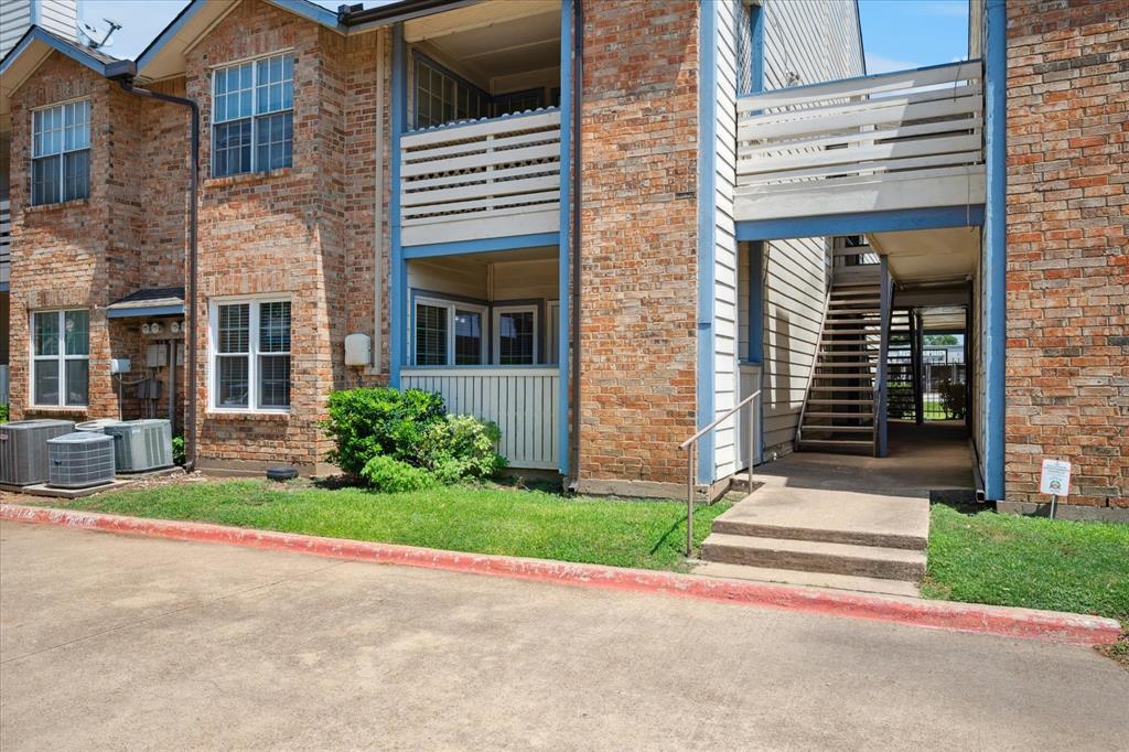 WILLOW LANE CONDOMINIUMS - Residential