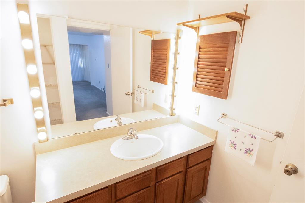 Cambridge Condo Ph 01 03 - Residential