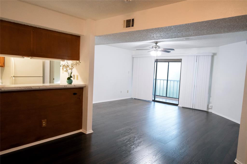 Cambridge Condo Ph 01 03 - Residential