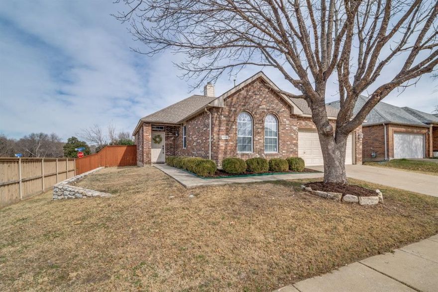 Beautiful corner lot home in the heart of Stonebridge Ranch.  This home has an open floor plan, fresh paint, quartz counter tops in kitchen and baths, laminate wood flooring, split primary bedroom, and so much more on large corner lot on a cul-de-sac street.