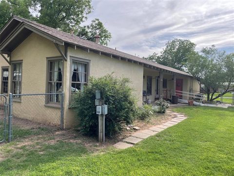 A home in Knox City