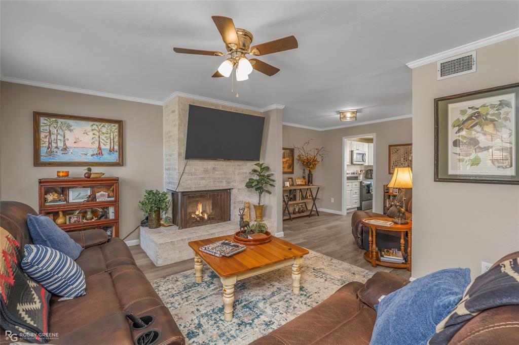 10005 Saratoga Drive