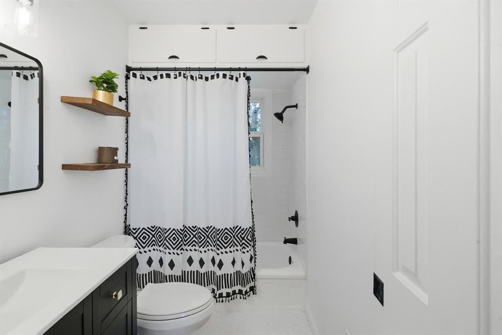 Couts - Commercial Sale