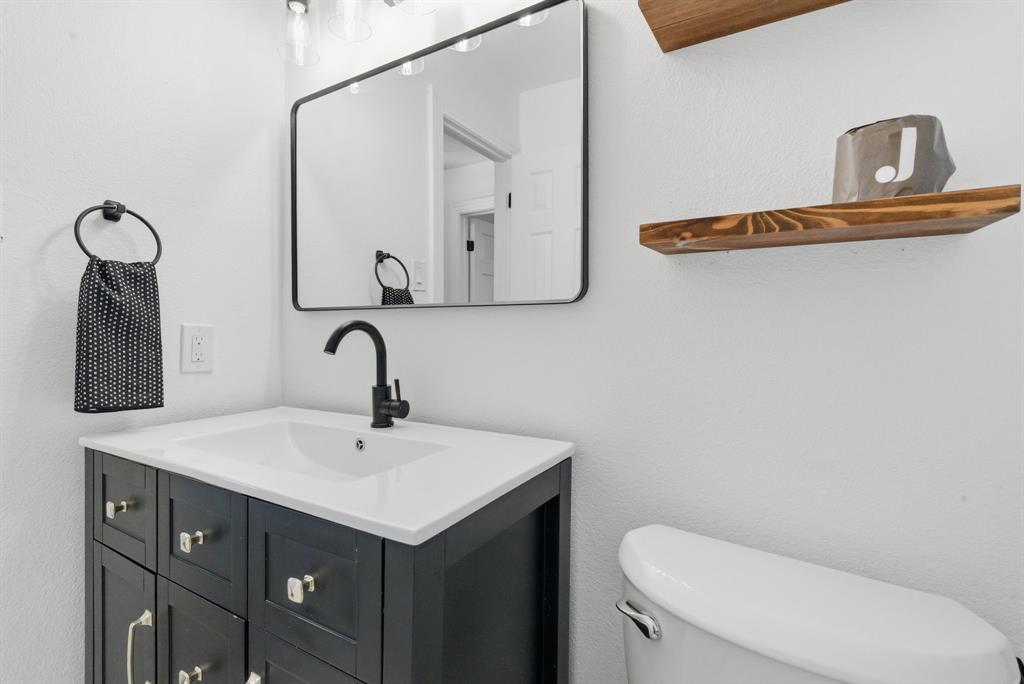 Couts - Commercial Sale