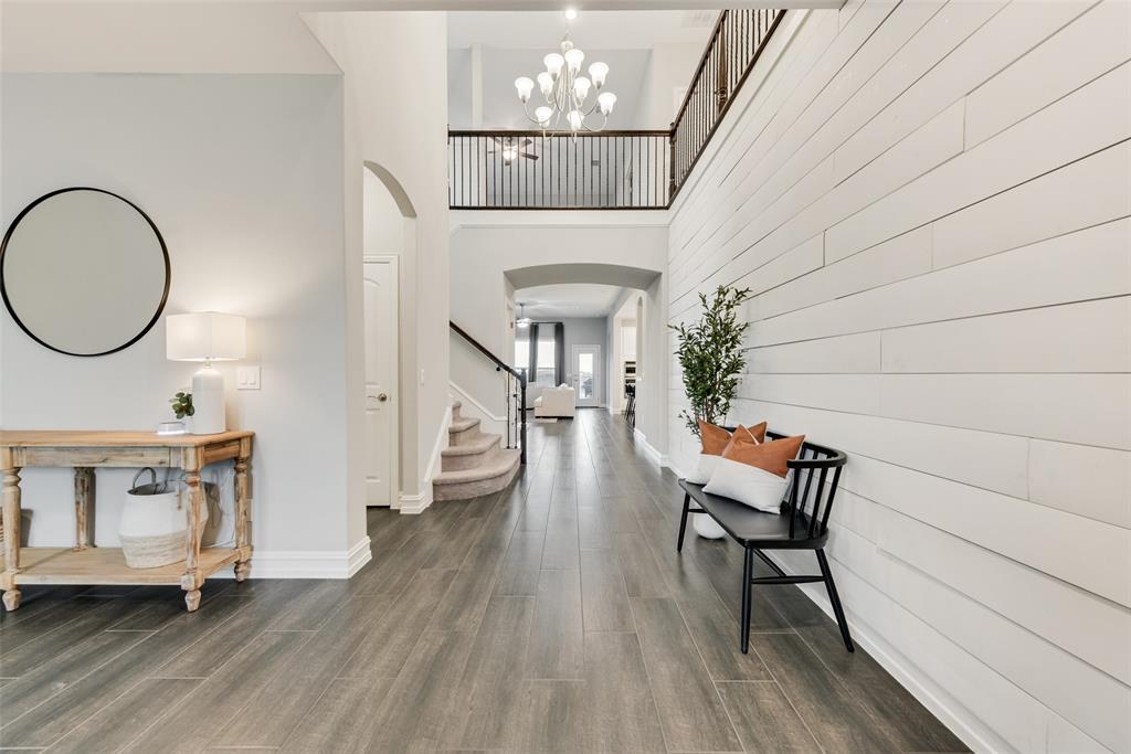 924 Crest Breeze Drive