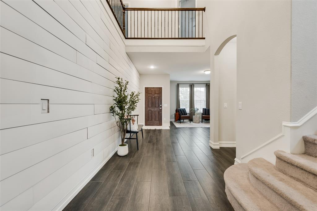 924 Crest Breeze Drive