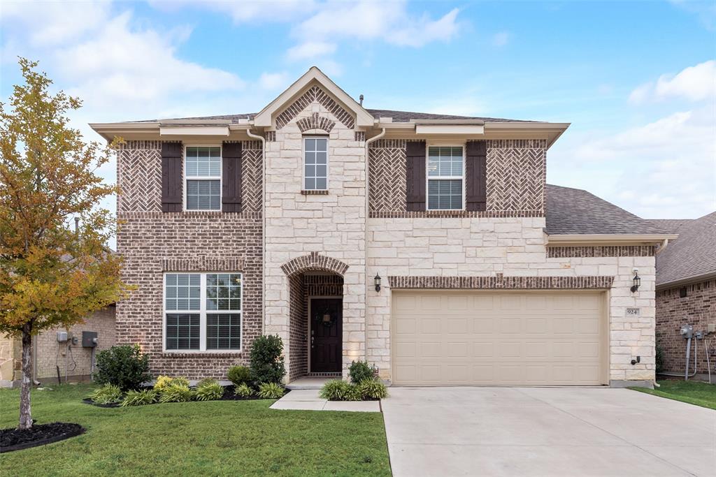 924 Crest Breeze Drive