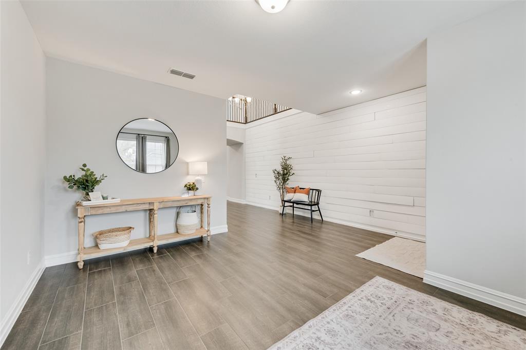 924 Crest Breeze Drive