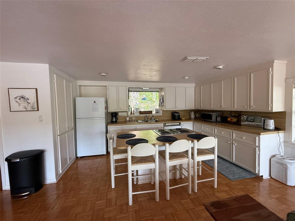 27 & 28 Private Road 7332