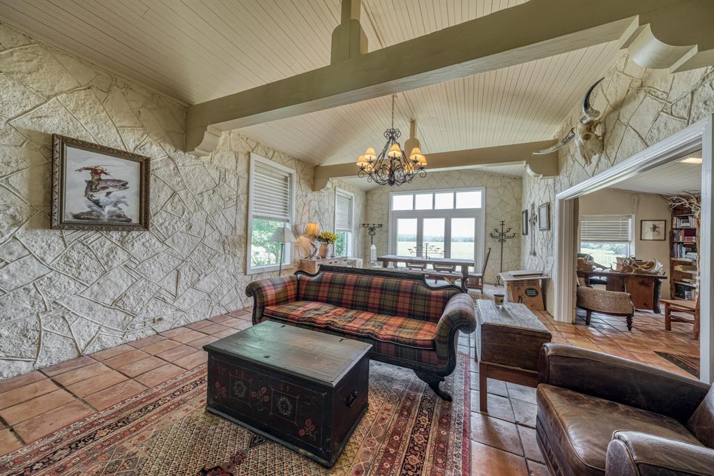 8601 Star Hollow Road