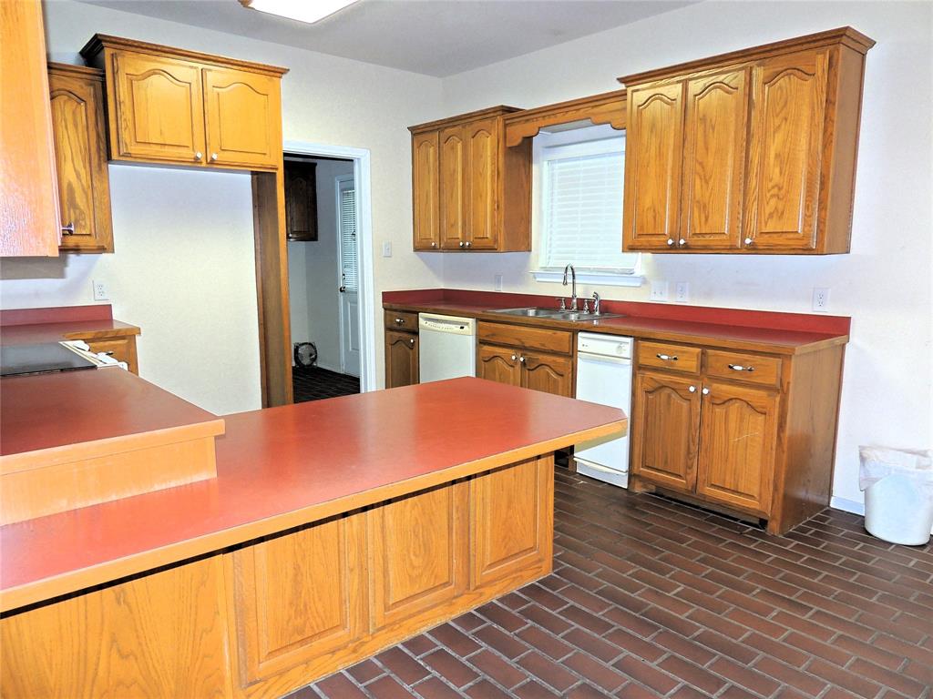 Photo 12 of 30 of 1705 S Access Road house