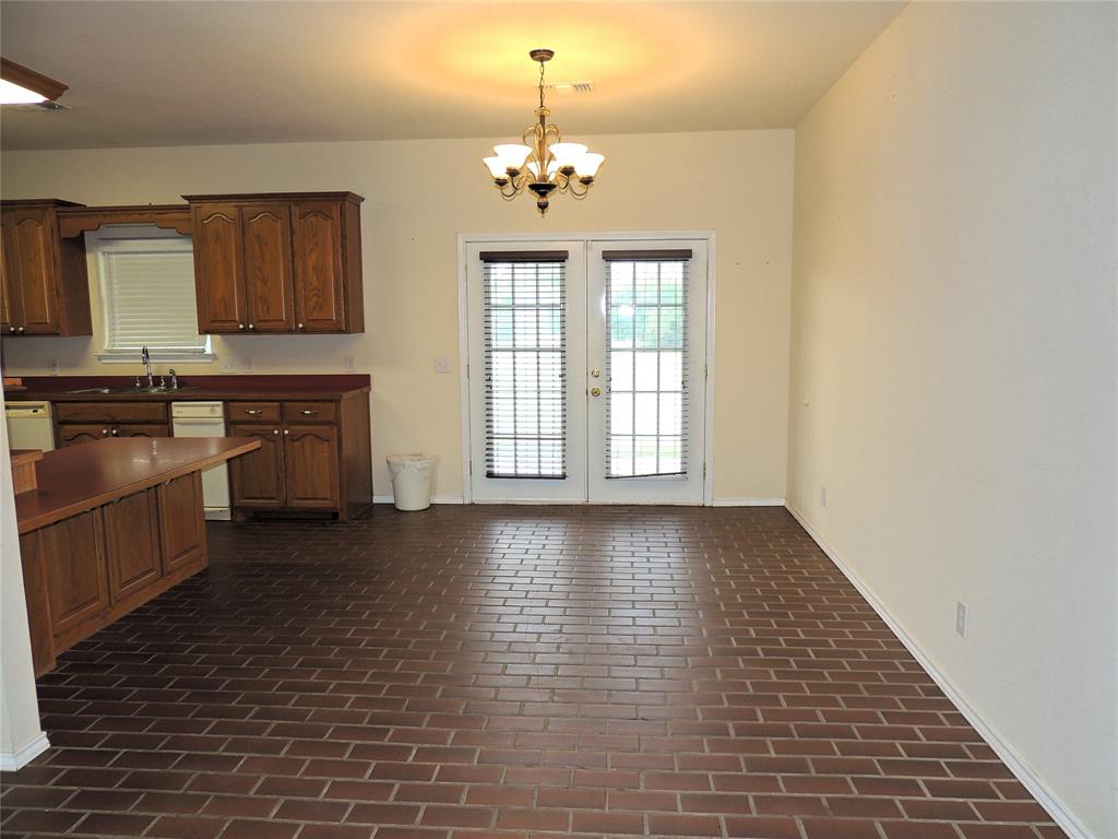 Photo 9 of 30 of 1705 S Access Road house
