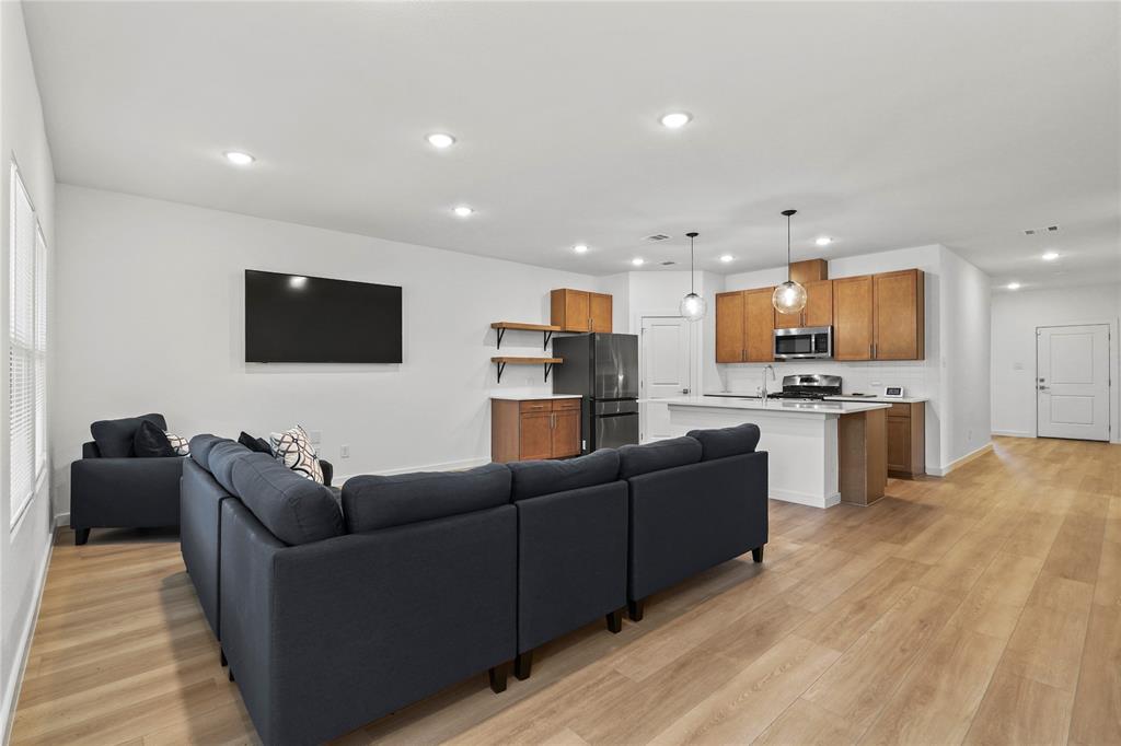 CALDWELL LAKES PH 1 - Residential Lease