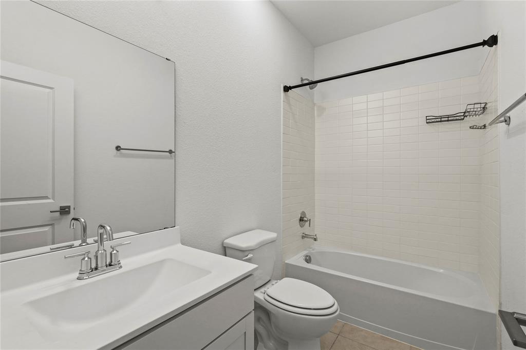 CALDWELL LAKES PH 1 - Residential Lease