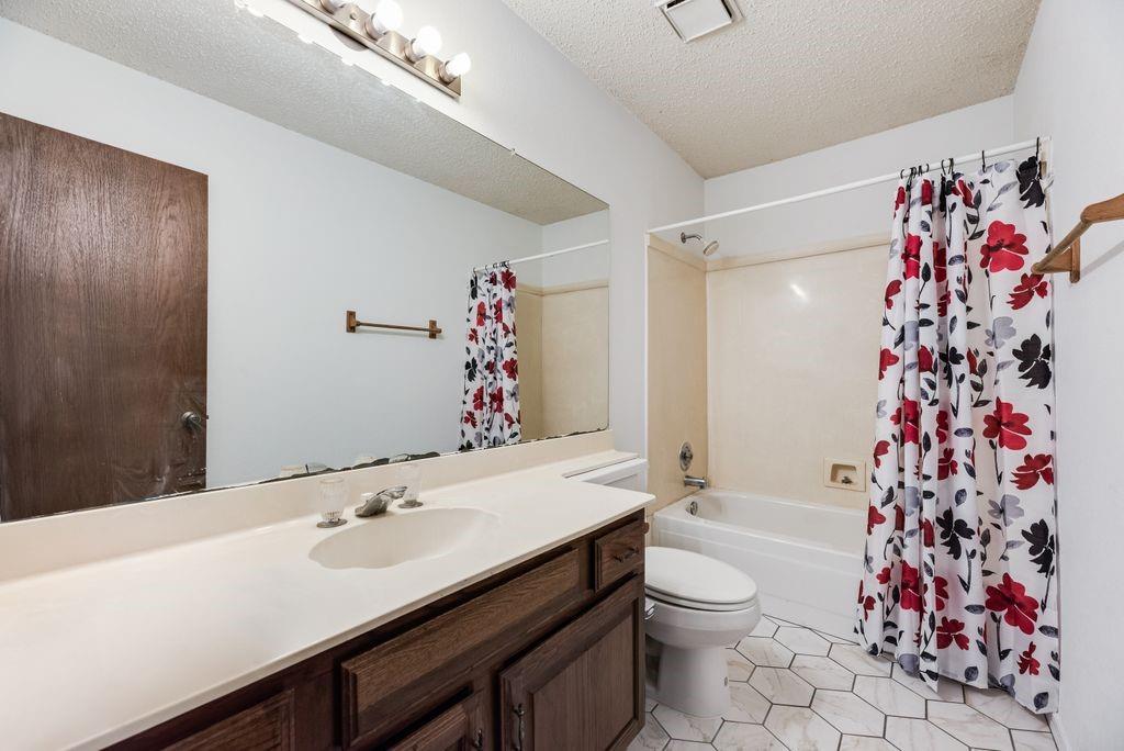 Country Meadow 02 - Residential