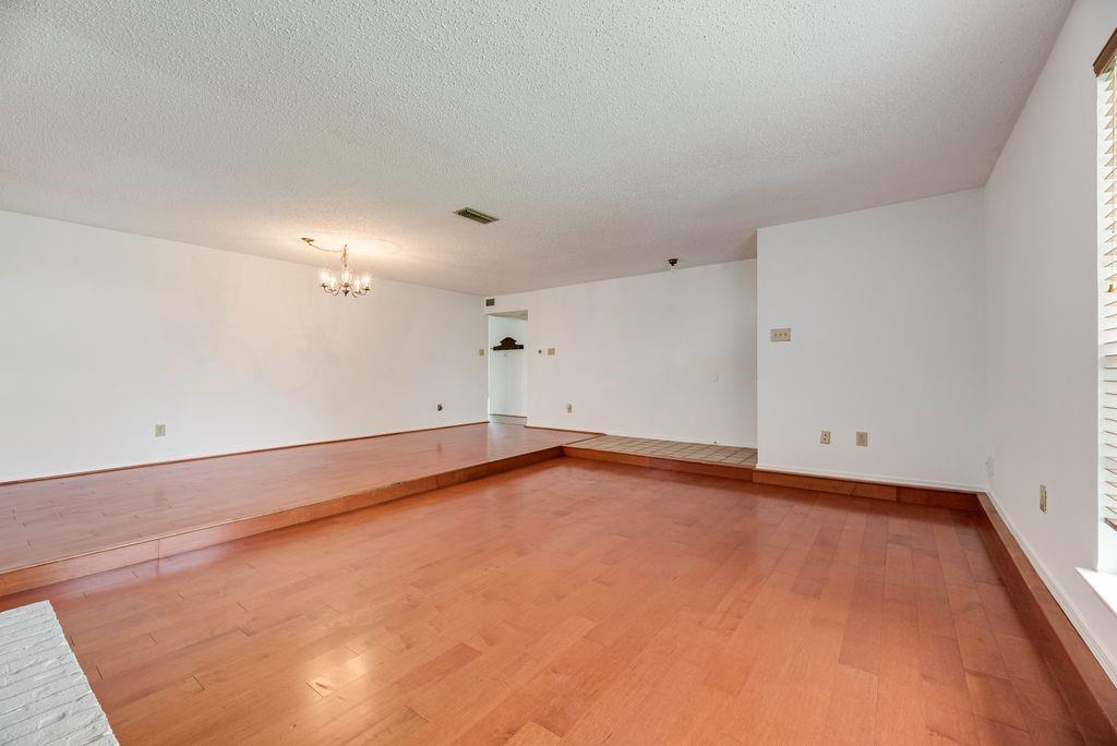 Country Meadow 02 - Residential