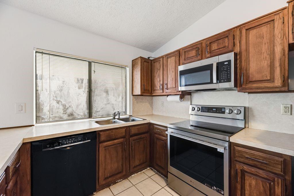 Country Meadow 02 - Residential