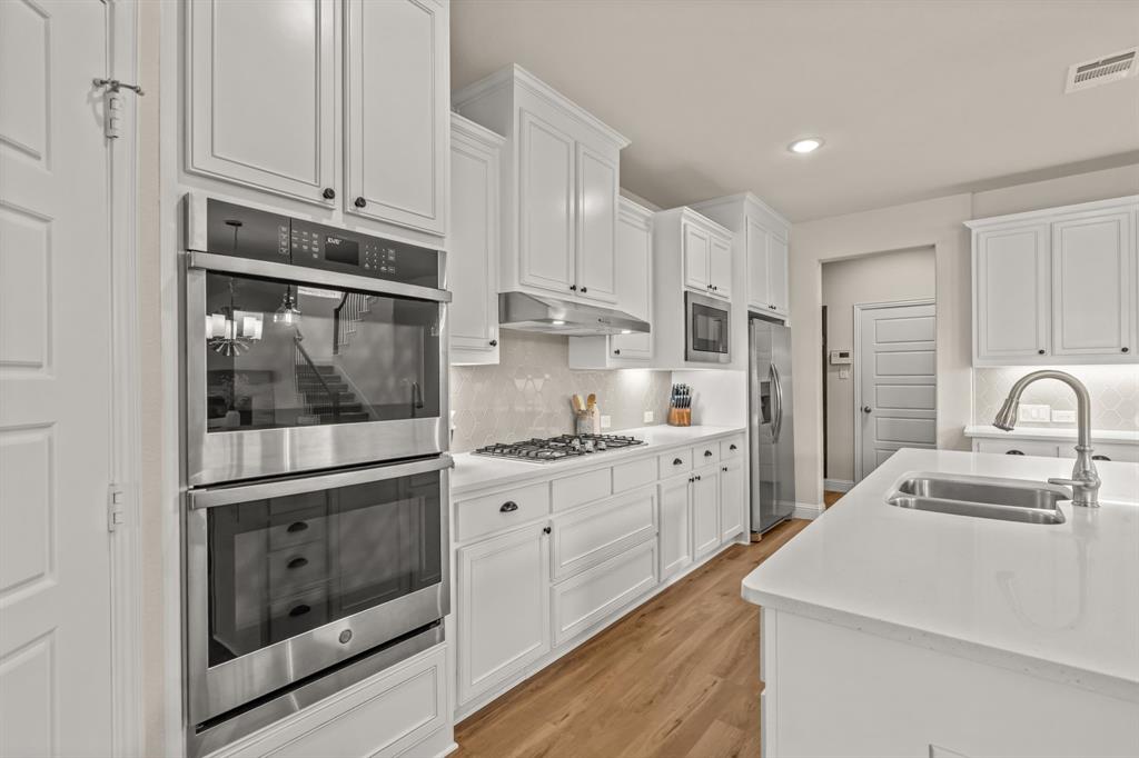 2506 Williamsburg Drive