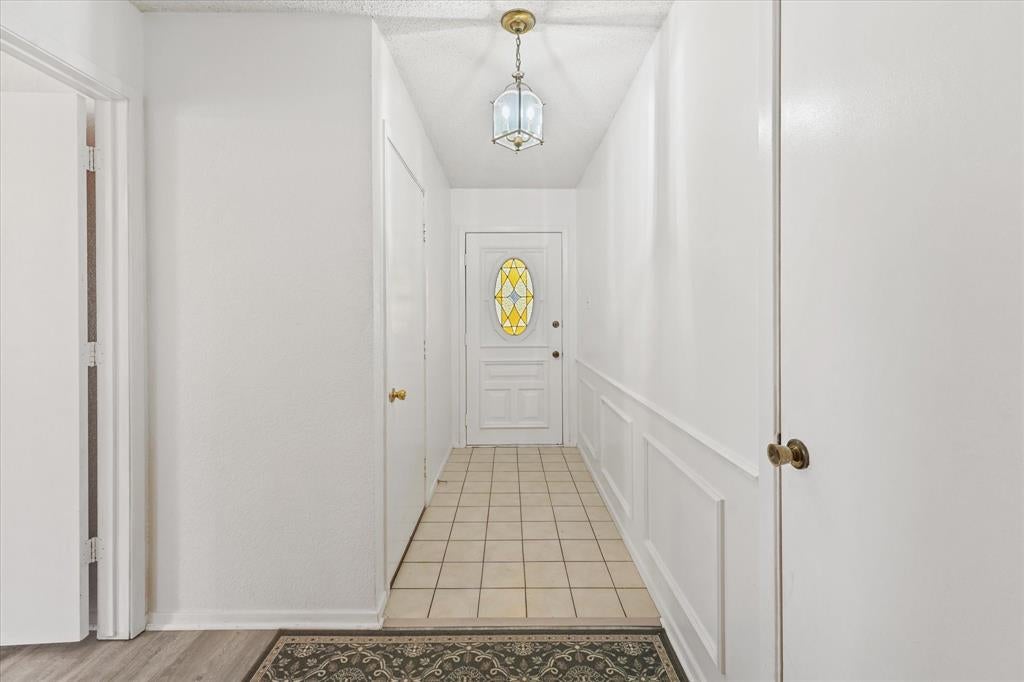 1105 Lakeview Drive